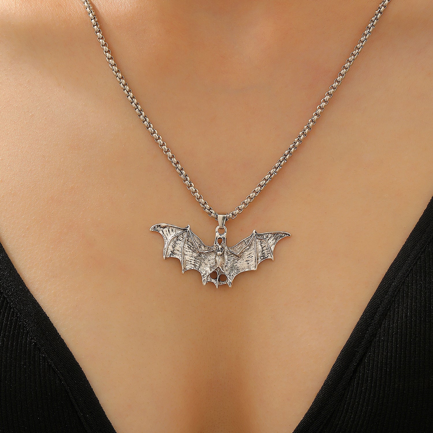 Wholesale Punk Bat Clavicle Chain Necklace  Gothic Fashion Accessory for Women Gift Boutique Resale