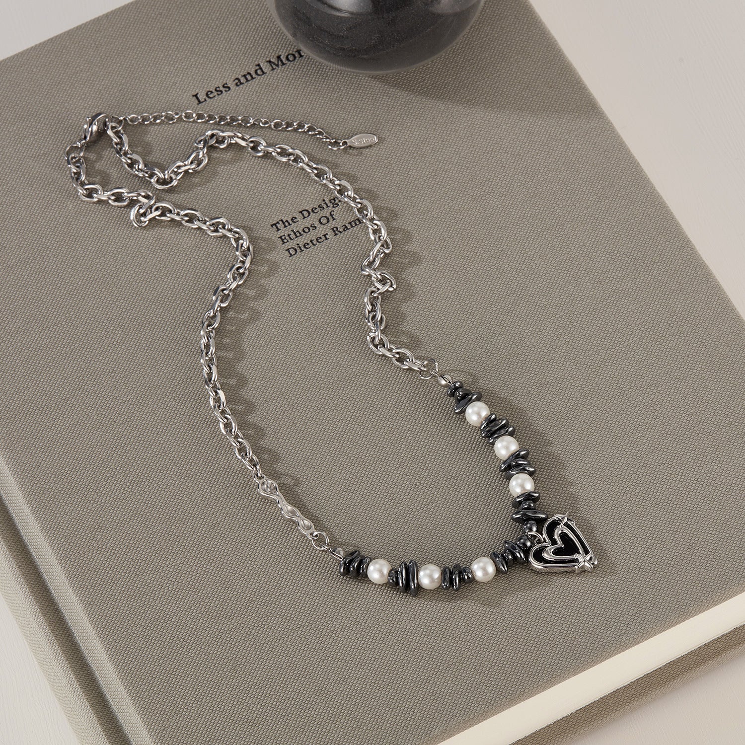 Wholesale  Titanium Steel Necklace  Light Luxury Pearl Love Clavicle Chain