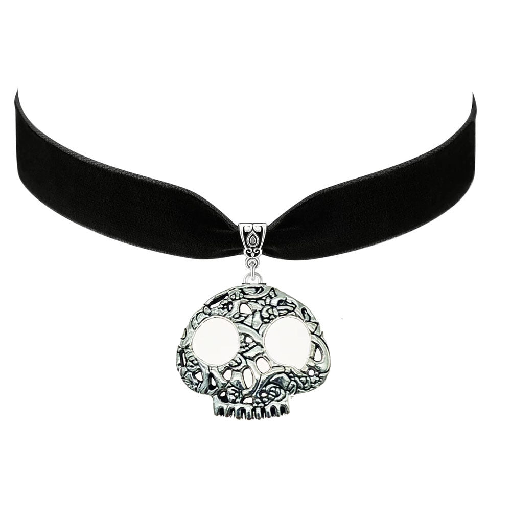 Wholesale    exaggerated skull Palm pendant necklace