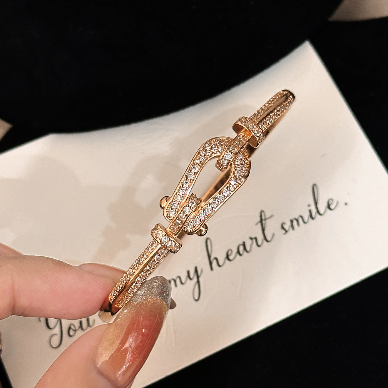 Wholesale Hollow Horseshoe Design Full Diamond Design Bracelet,  Copper Electroplated Sand Gold Jewelry Accessory for Women