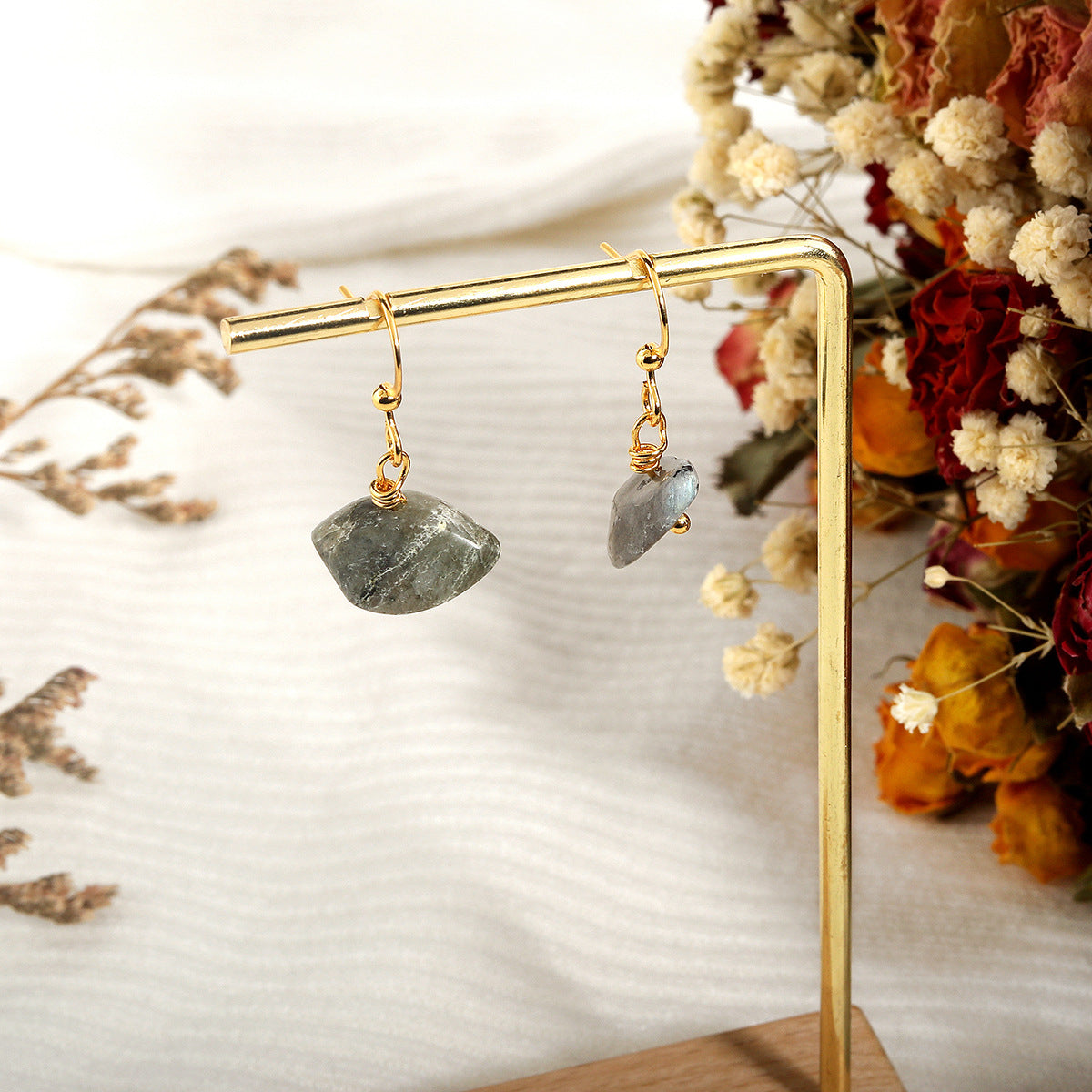 Wholesale A variety of simple natural crystal stone earrings ear jewelry