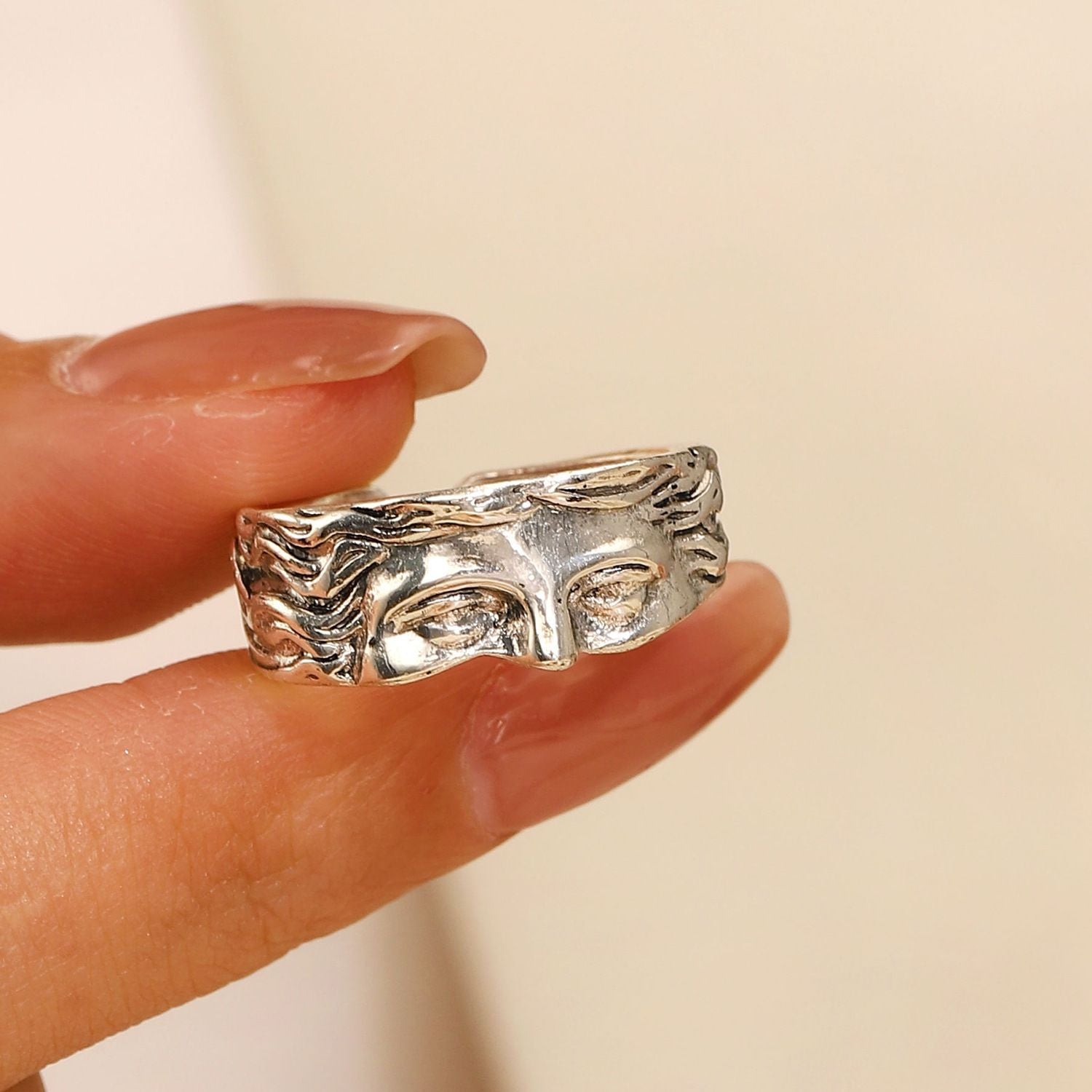 Wholesale exaggerated sculpture index finger ring