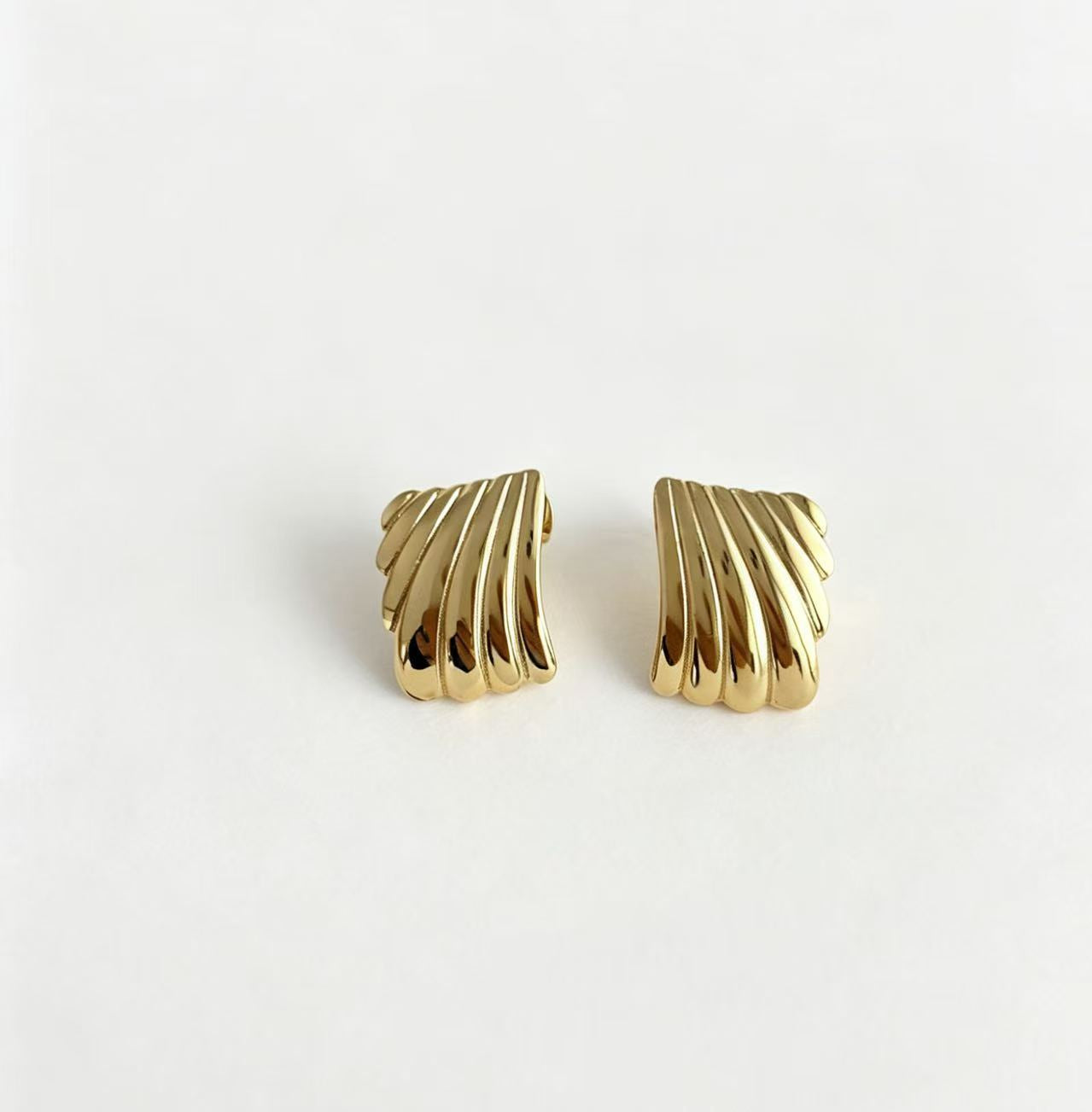 Wholesale Geometric Gold Earrings for Women,  Stainless Steel Gold Plated Fashion Jewelry Accessory,  Party Gift