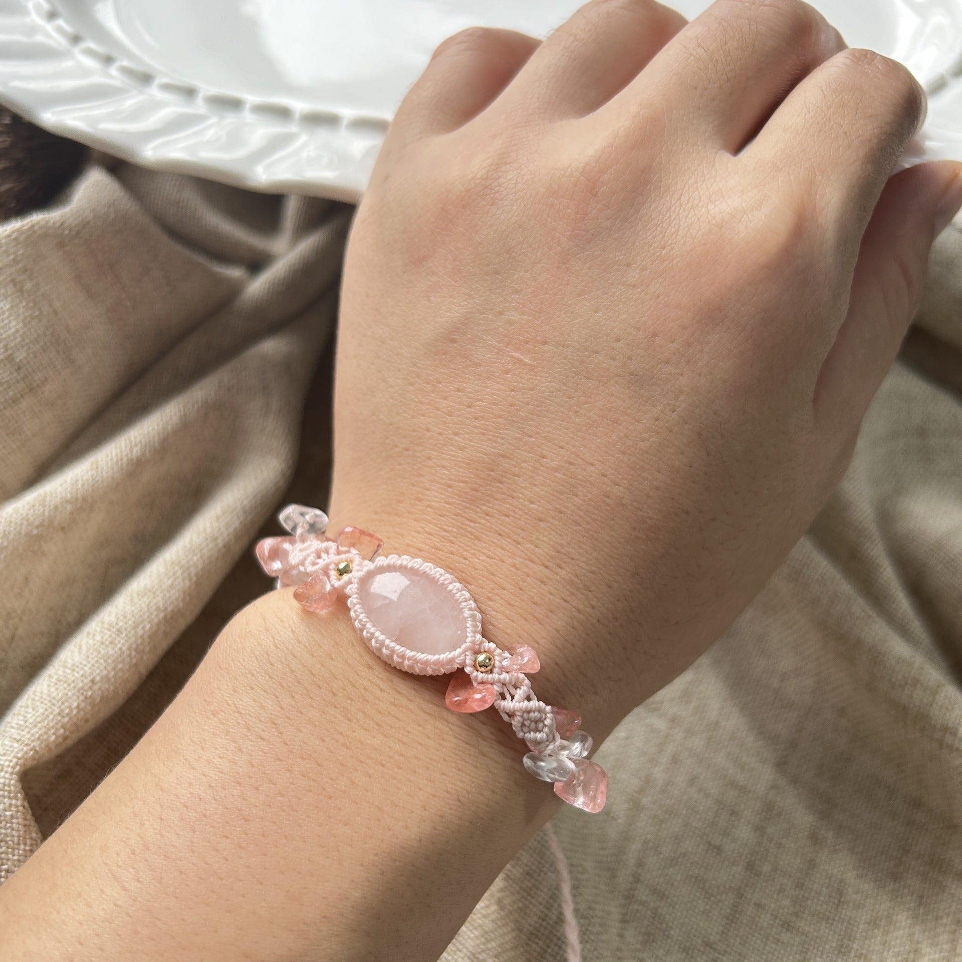 Wholesale Handmade Crystal Bracelet Amethyst Quartz Chips Macrame Wax Thread Women Fashion Jewelry Accessory