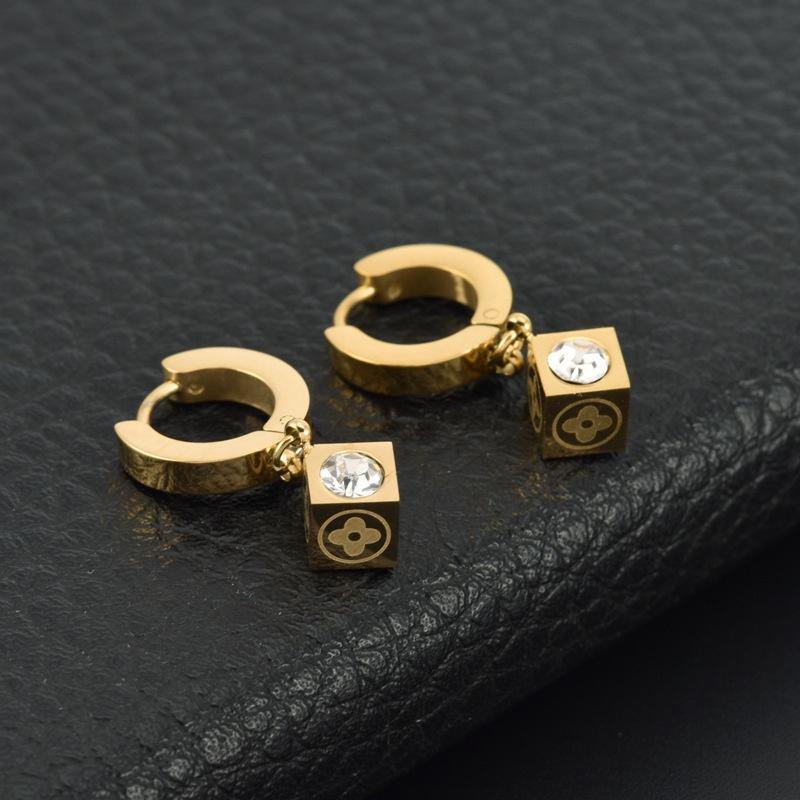 Wholesale Personalized niche design titanium steel necklace women' s stainless steel  ACCVIP