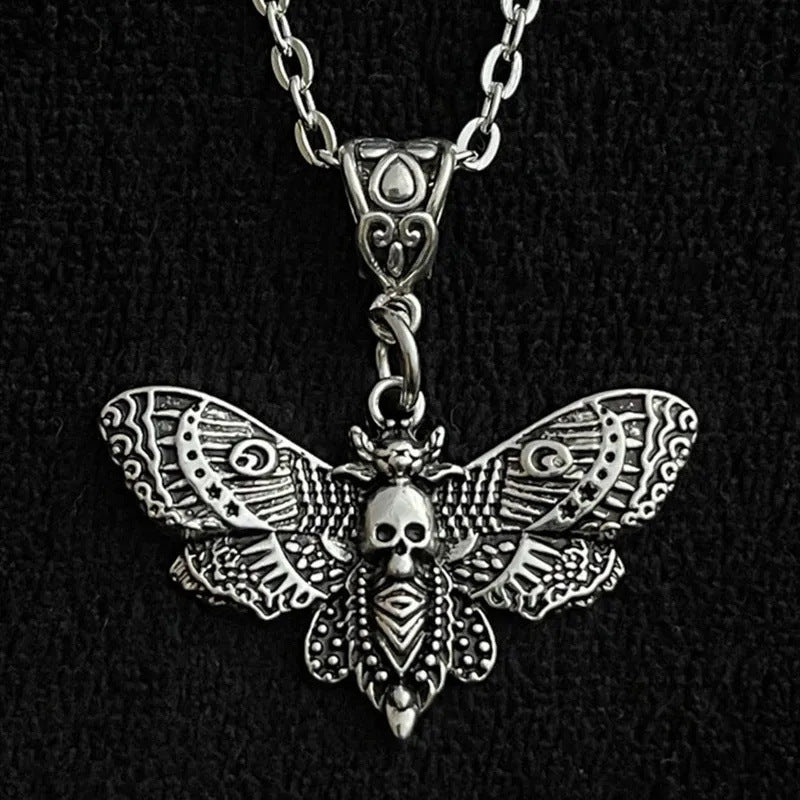 Wholesale  Moth Skull Pendant Necklace Silver Alloy Polished Electroplating Fashion Accessory