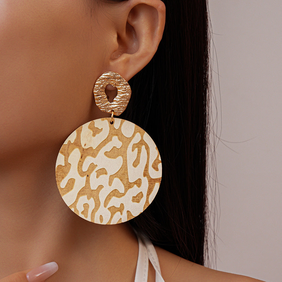 Wholesale Exaggerated wood wrinkle round silver needle earrings