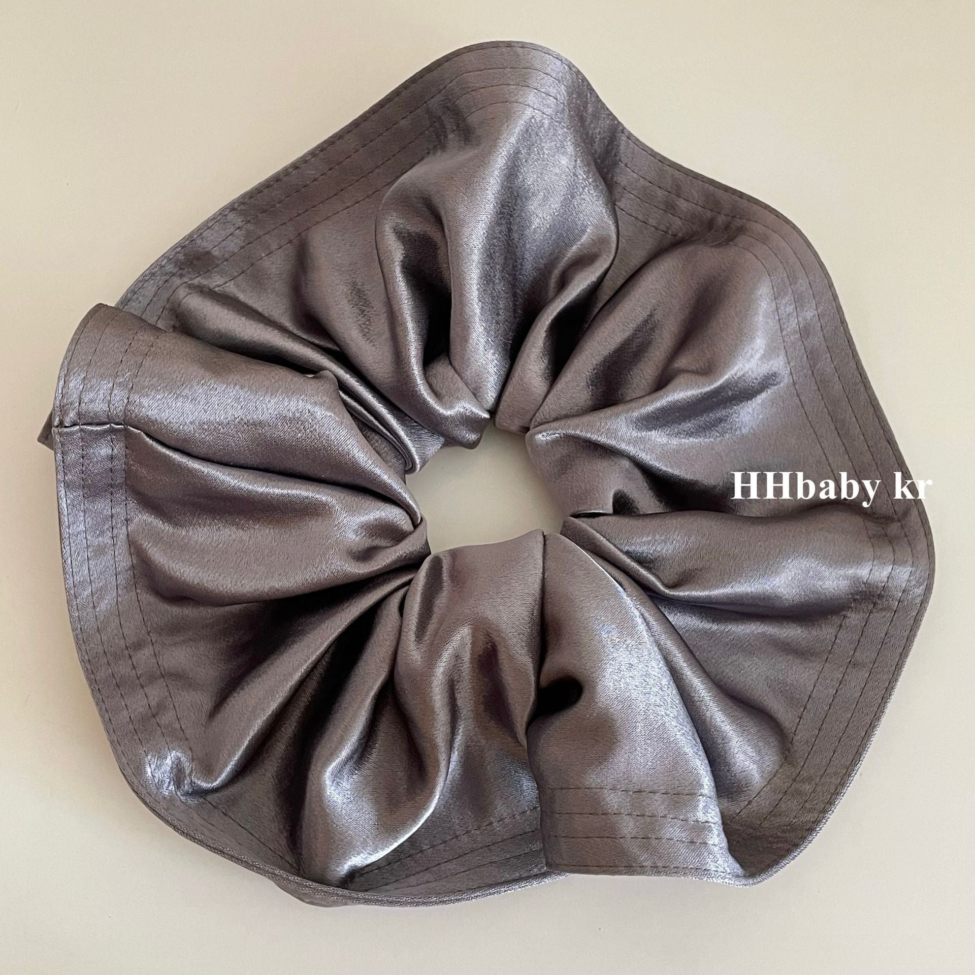 Wholesale Pearlescent satin luxury hair scrunchies