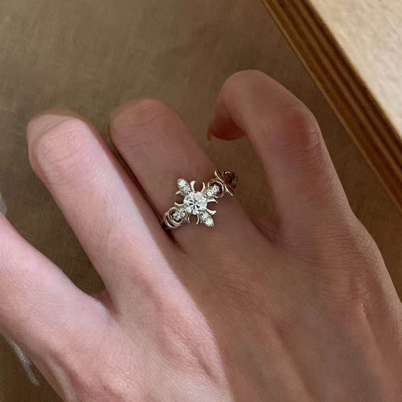 Wholesale Vintage Cross Iris Flower Zircon Ring Fashion Accessory for Women Boutique Resale Jewelry