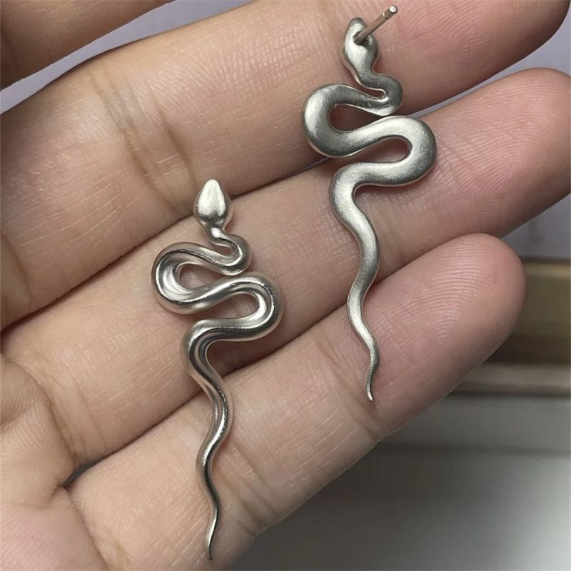 Wholesale  retro snake earrings small animal ear jewelry