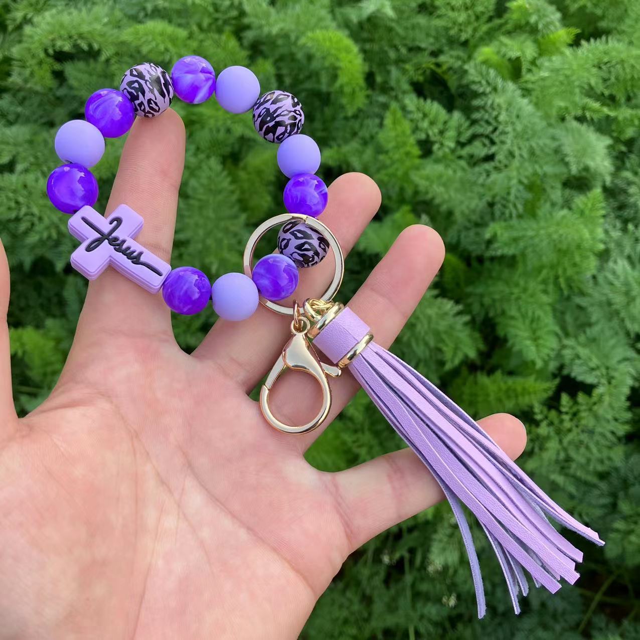 Wholesale Chic Leopard Print Silicone Bead Bracelet Keychain With Cross Tassel Stylish Bag Charm Or Everyday Wear