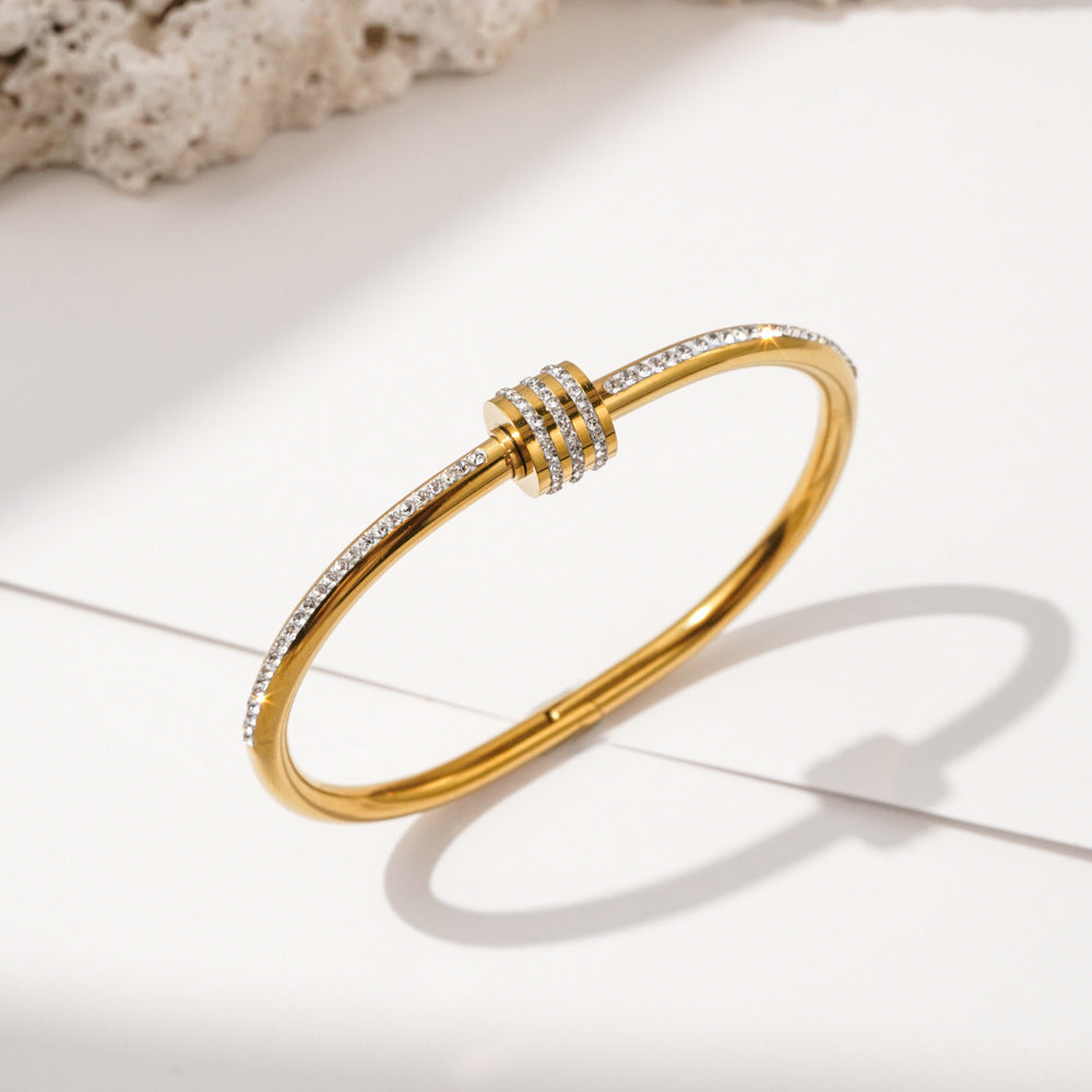 Wholesale 18K Gold Plated Stainless Steel d Nail Bangle Bracelet For Women Stylish Open Cuff Everyday Fashion Accessory Gift