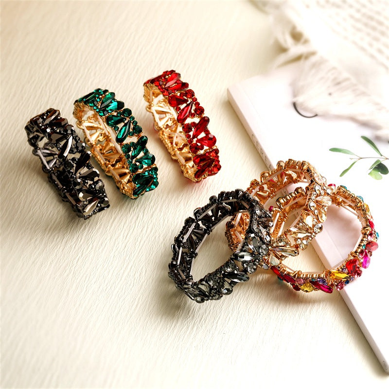 Wholesale Retro Wide Teardrop Crystal Bangle Gold Tone Alloy Rhinestone Bracelet Boutique Resale Jewelry Gift