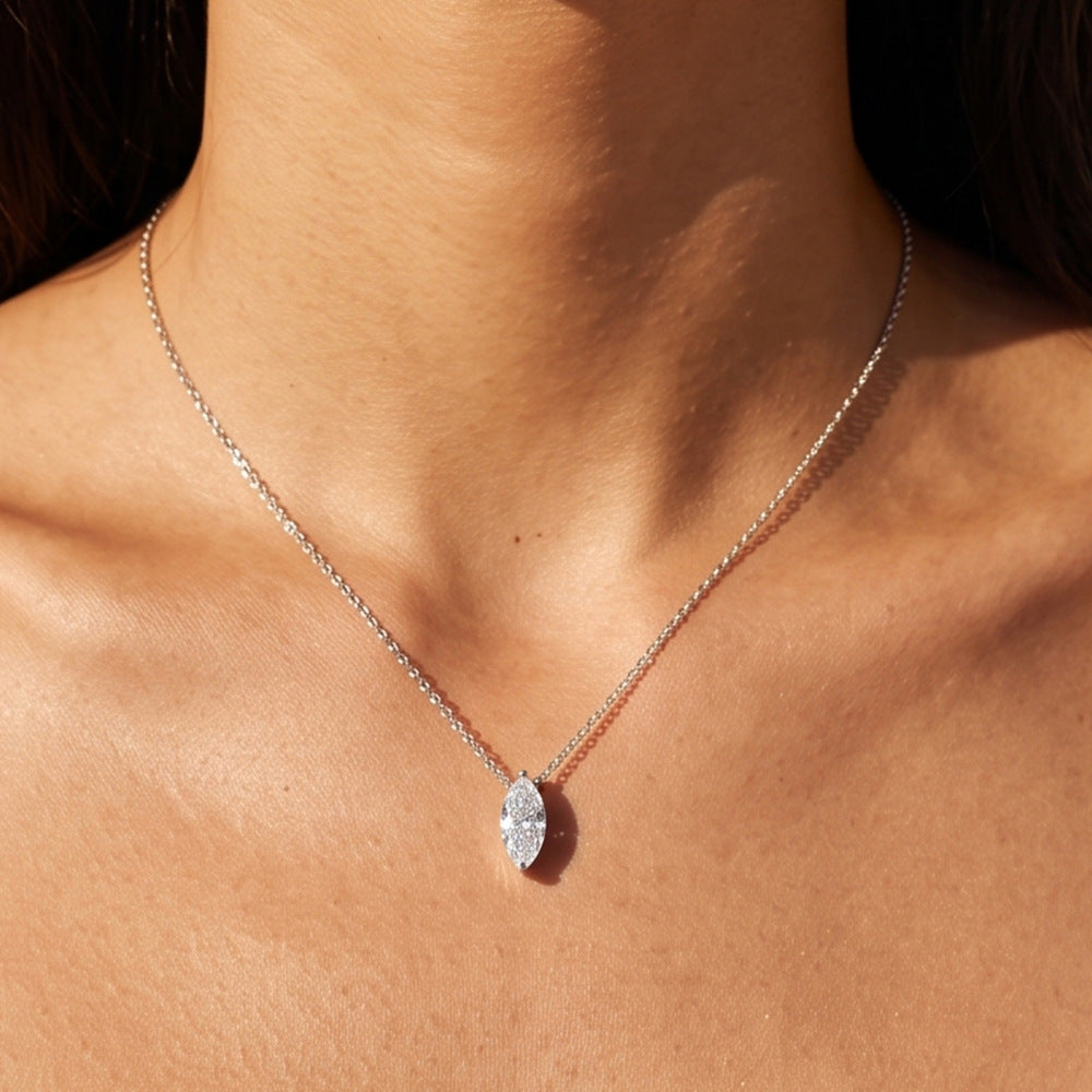 Wholesale 925 Silver Moissanite Pendant Necklace For Women Trendy Geometric Collarbone Chain Jewelry Accessory