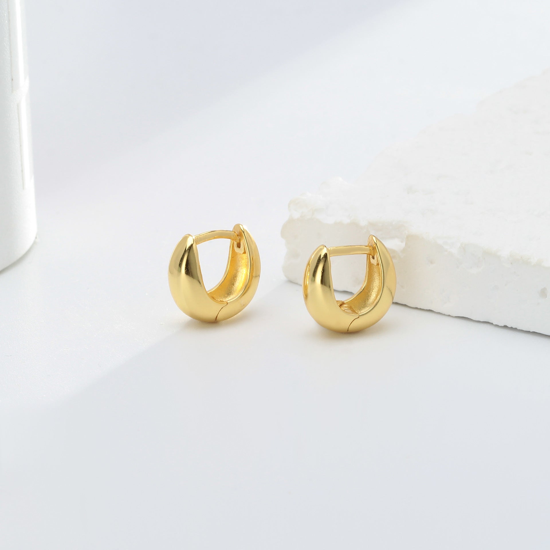 Wholesale S925 Sterling SilverBean Ear Buckle Color-retaining Gold-plated Water Drop Earrings