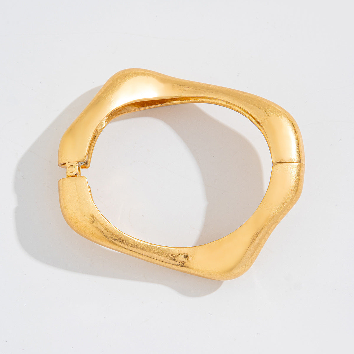 Wholesale Alloy Polygonal Pattern Retro Wave Bracelet Set