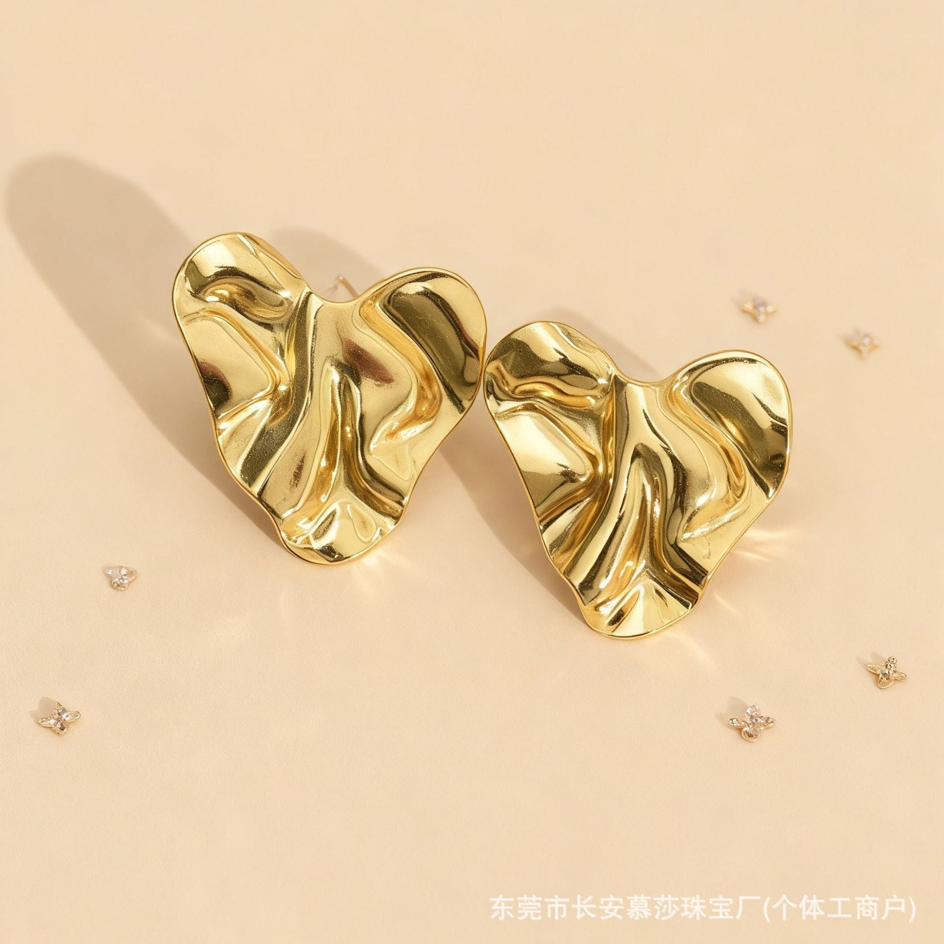Wholesale Modern Heart Shape Stainless Steel Earrings Trendy Golden Electroplated Earrings for Women Party Wear Jewelry Accessory