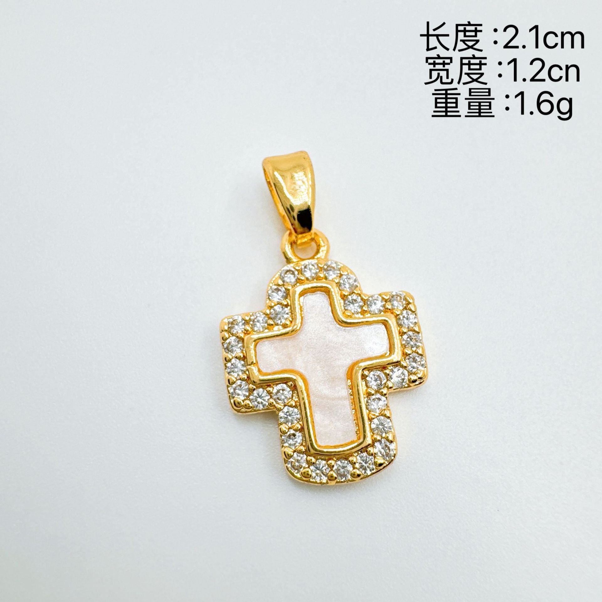 Wholesale Gold Plated Copper Minimalist Heart Cross Pendant Necklace Boutique Jewelry Gift