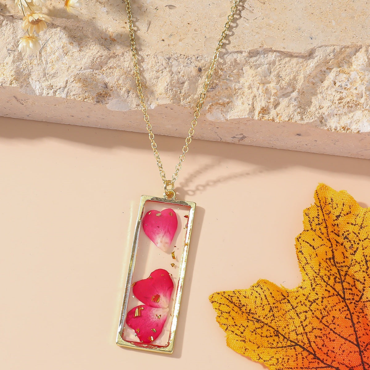 Wholesale Pastoral December Birth Flower Resin Pendant Necklace - Boutique Resale Jewelry Accessory