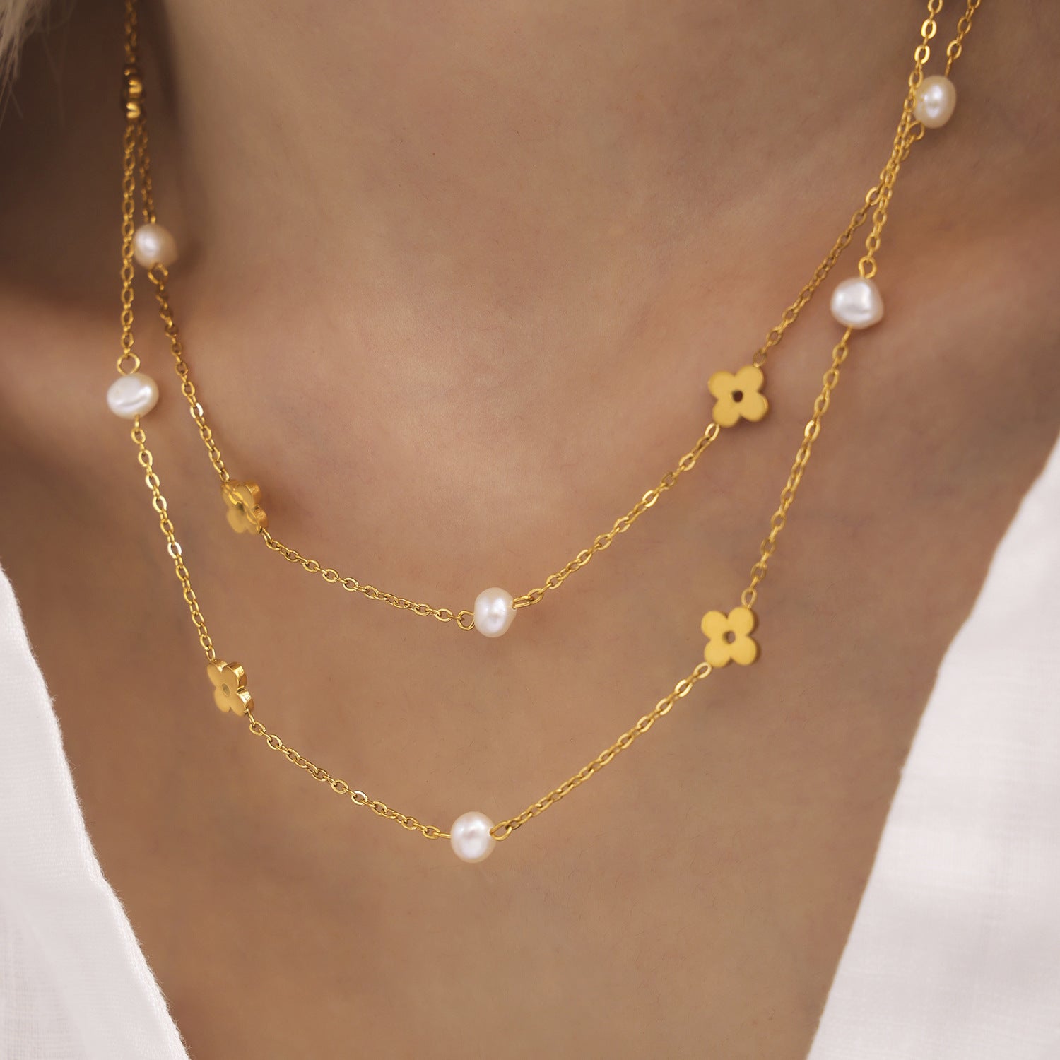 Wholesale Freshwater Pearl Flower Chain Necklace Stainless Steel Gold Plated Boutique Resale