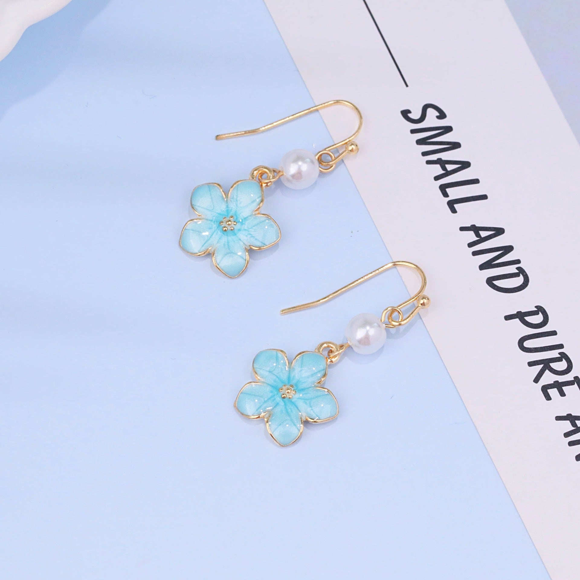 Wholesale Beautiful Flower Decorative Hoop Earrings