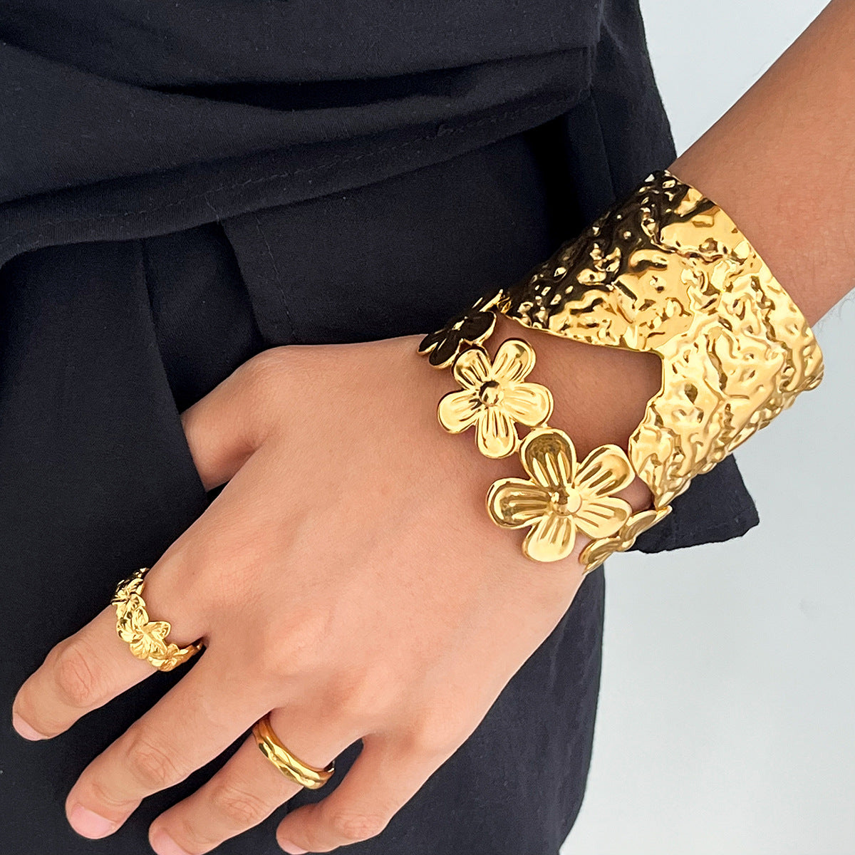 Wholesale 18K gold stainless steel hammered irregular open bracelet