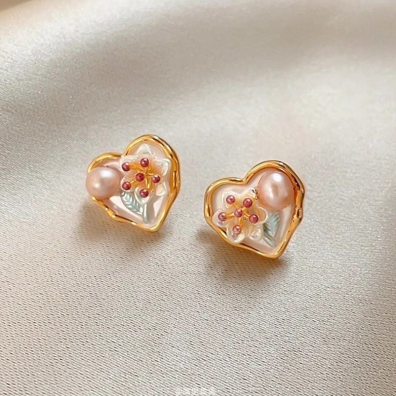 Wholesale Pearl Love Heart Oil Painting Earrings