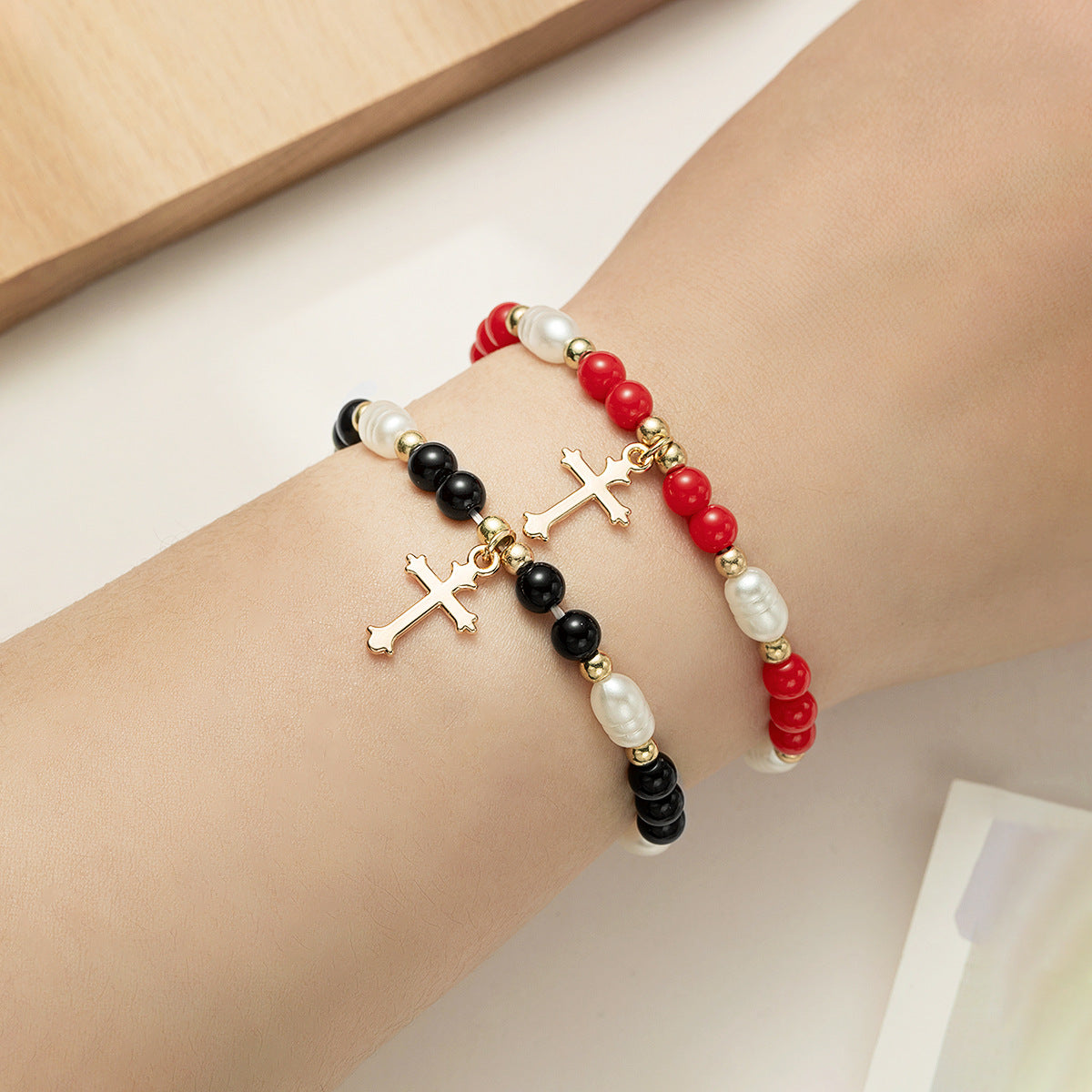 Wholesale Resin Man-made Pearl Cross Bracelet