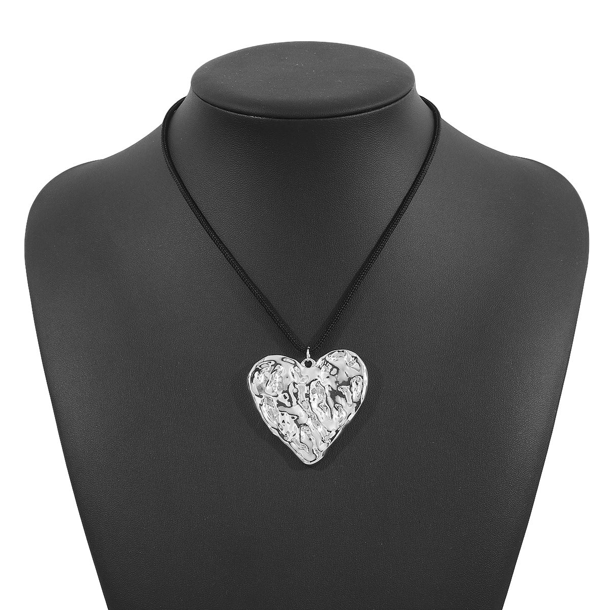 Wholesale simple pleated love pendant necklace niche high-end stretchable necklace