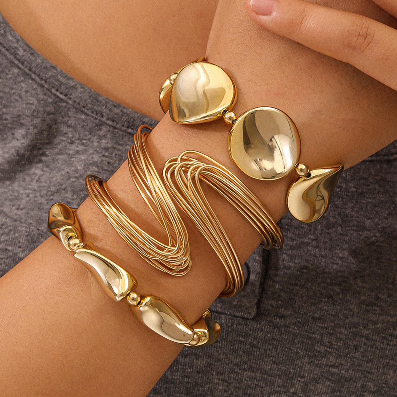 Wholesale 4 Piece Women S Leopard Print Stacking Bracelet Set Stylish Electroplated Jewelry Accessory For Everyday Wear Boutique Resale