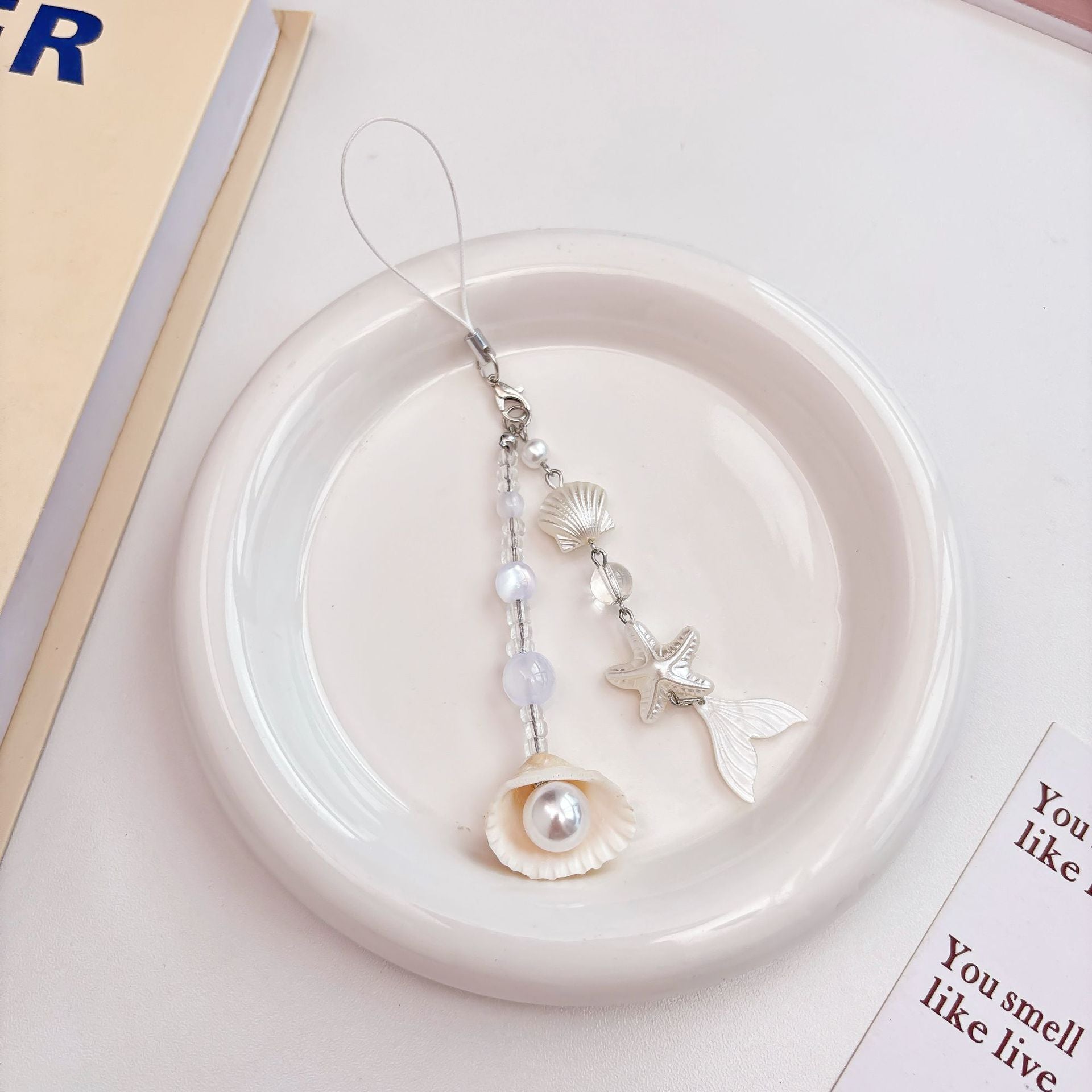 Wholesale Pearl Shell Style Pendant Keychains