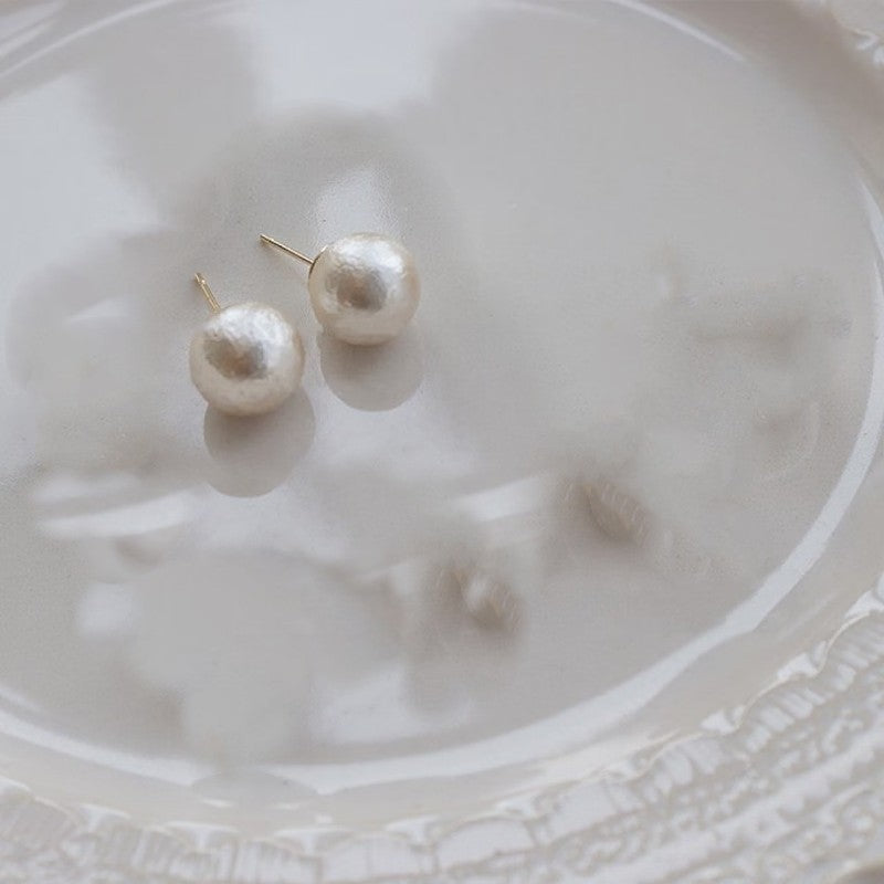 Wholesale Retro exaggerated pleated pearl earrings