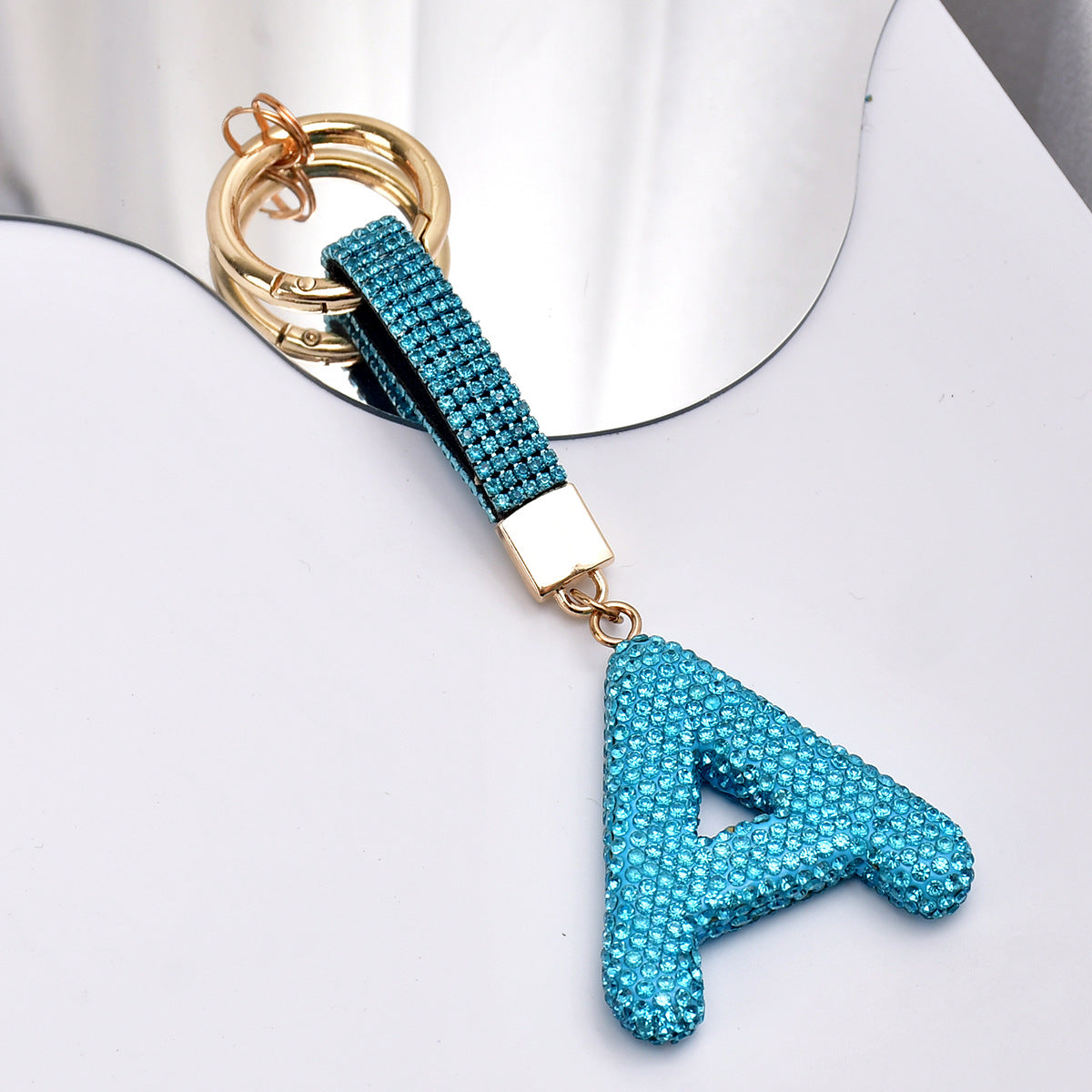 Wholesale Rhinestone Alphabet Keychain Crystal Letter Keyring For Bag Car Key Fashion Decorative Accessory Gift