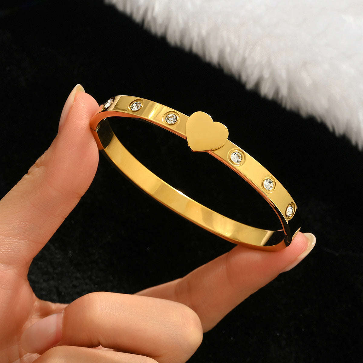 Wholesale Titanium Steel Gold Electroplated Studded Bracelet Set Fashion Jewelry Accessory