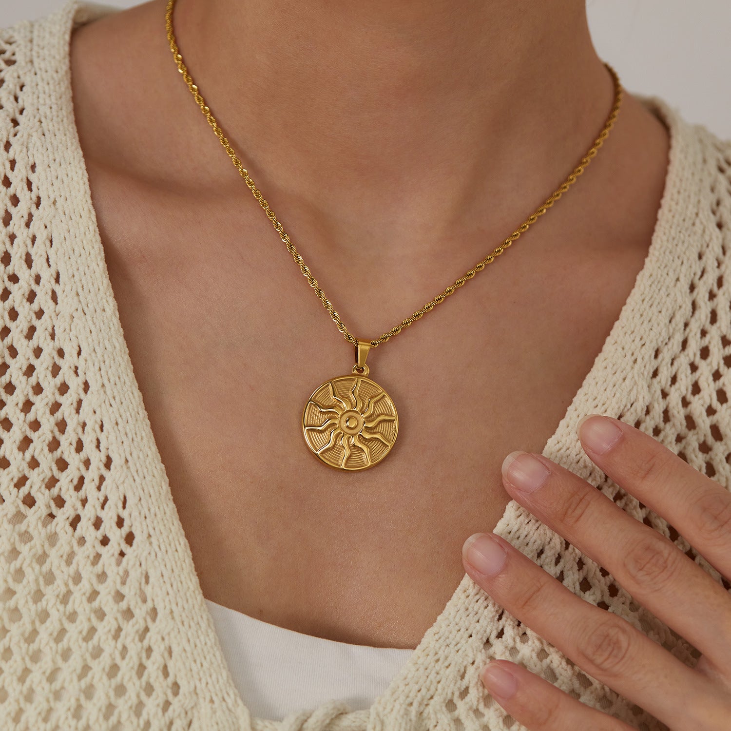 Wholesale round brand sun pendant simple  stainless steel necklace