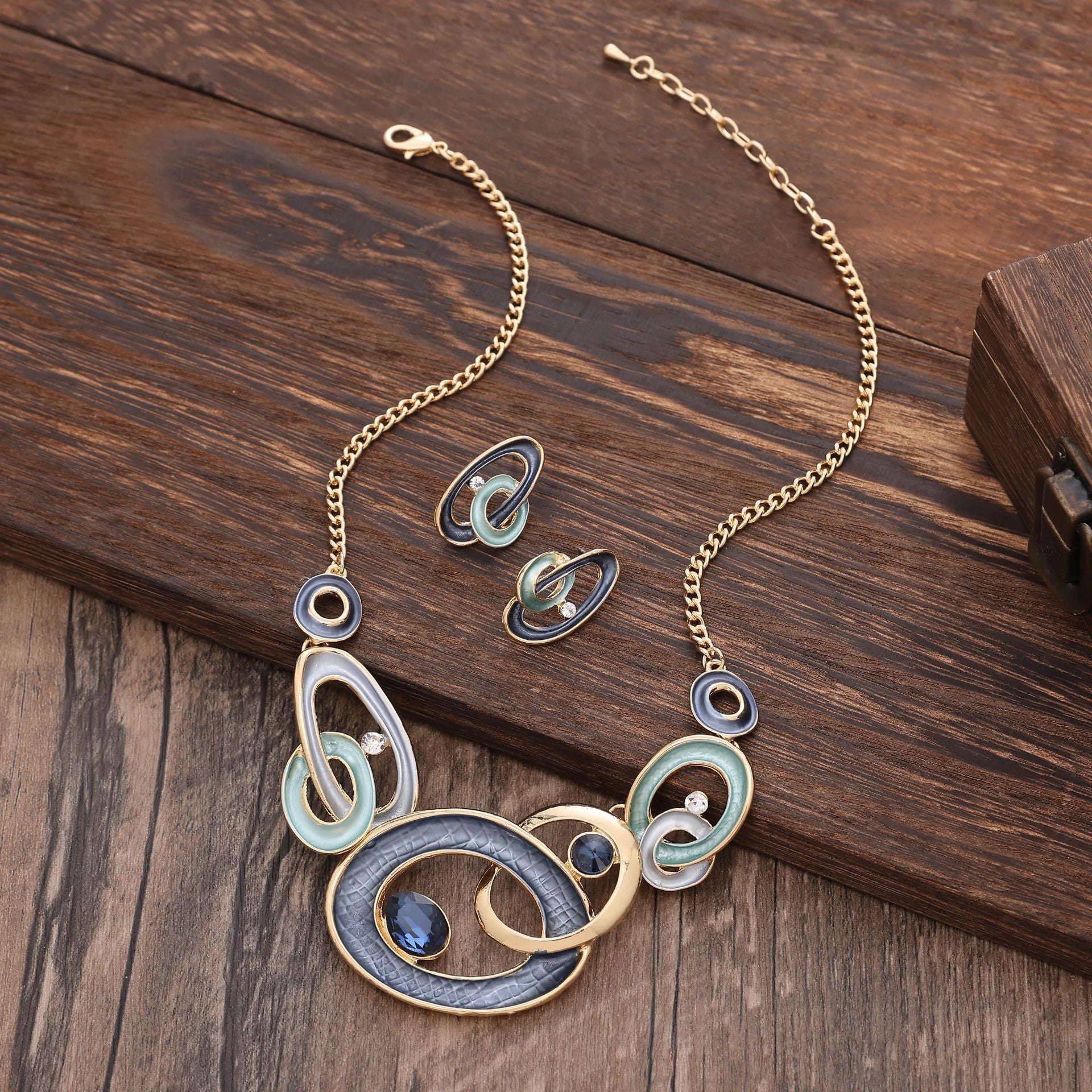 Wholesale  irregular hollow round color oil alloy necklace