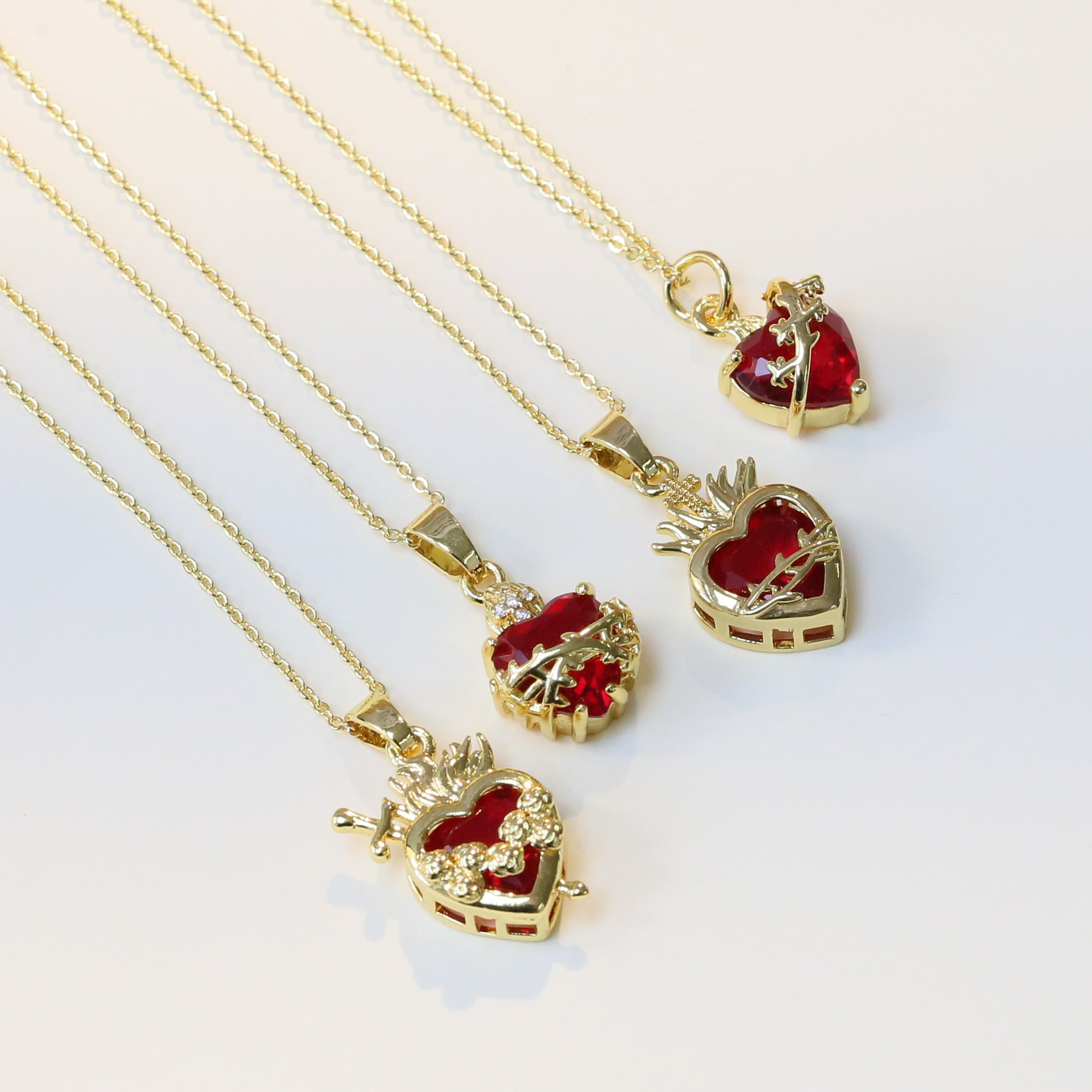 Wholesale  fashion brass red heart heart-shaped sacred heart lady pendant clavicle chain