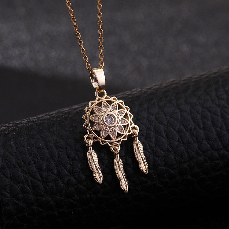 Wholesale Fashion Zircon Sun Geometric Pendant Necklace Trendy Collarbone Chain Jewelry Accessory For Resale