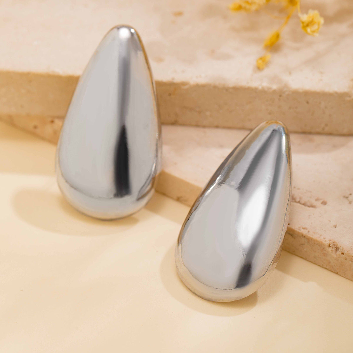 Wholesale  Water Drop Earrings Gold-plated Stainless Steel Earrings Gold-plated Luxury Earrings