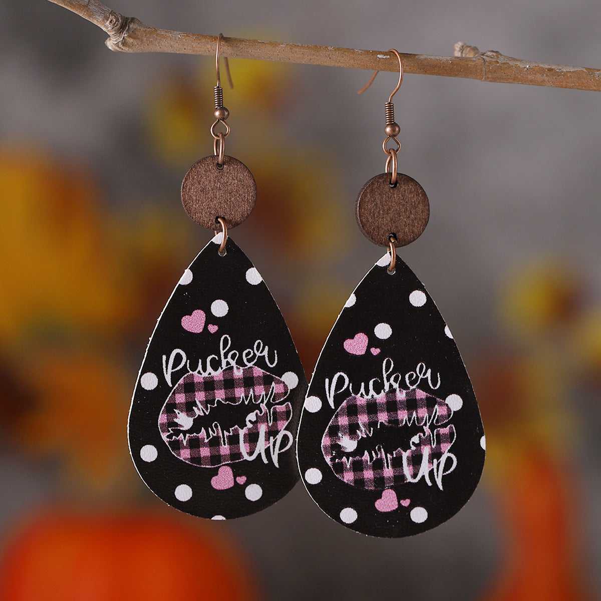 Wholesale Valentine' s Day Leather Heart Earrings