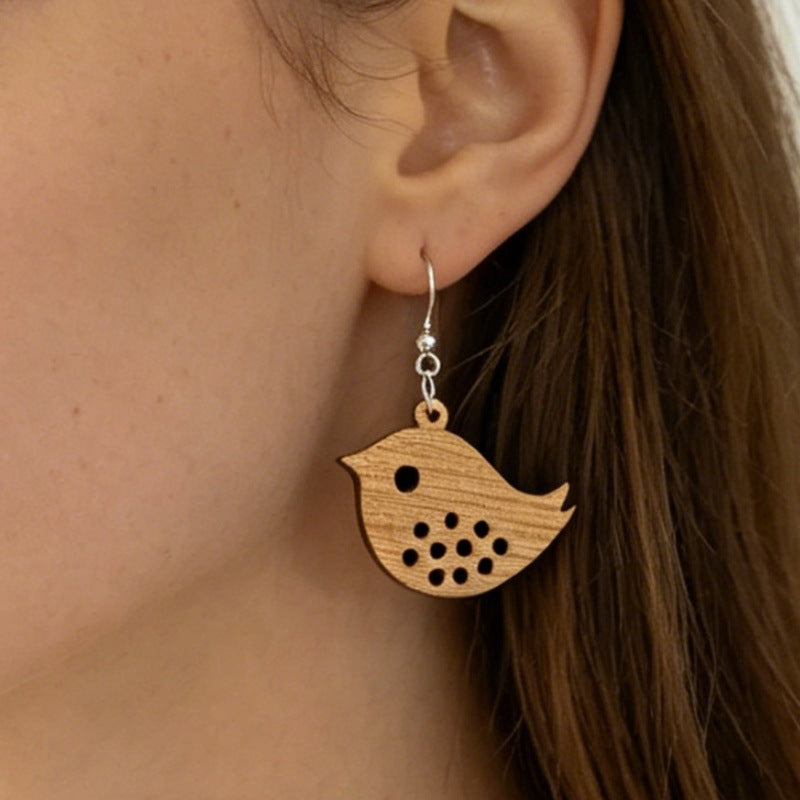 Wholesale Vintage Wooden Earrings Hollow-Carved Bird Design Jewelry Accessory for Gift