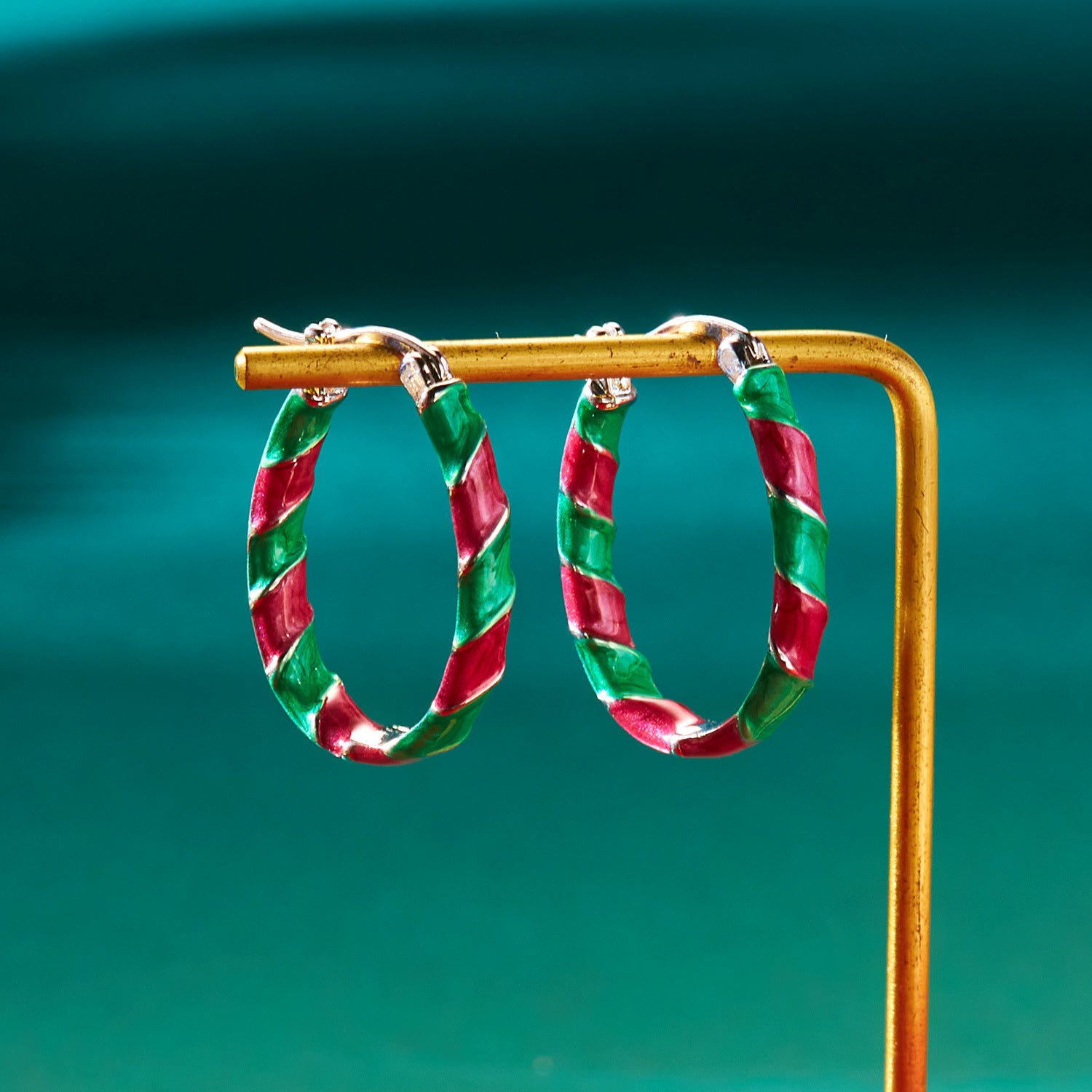 Wholesale Christmas colorful red and green twisted earrings