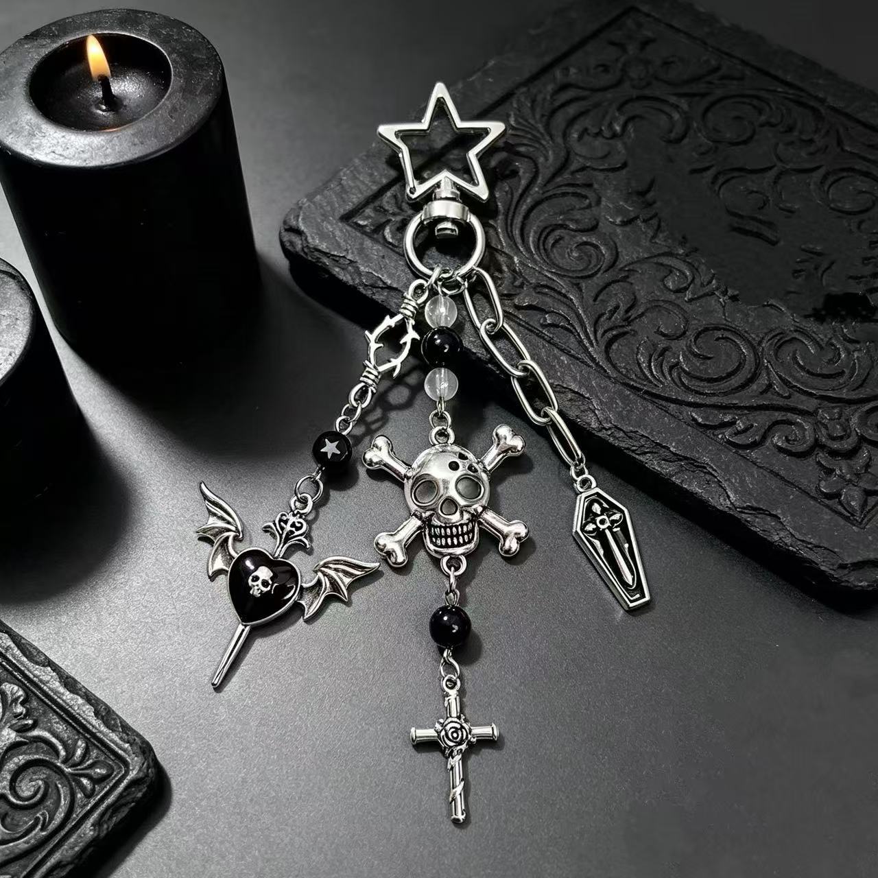 Wholesale Gothic Skull Cross Keychain Bag Charm Zinc Alloy Handmade Beaded Car Key Accessory for Punk Style Boutique Resale