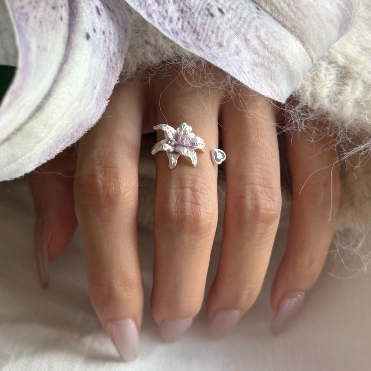 Wholesale Alloy Pearl Beaded Adjustable Bow Ring For Women Trendy Jewelry Accessory