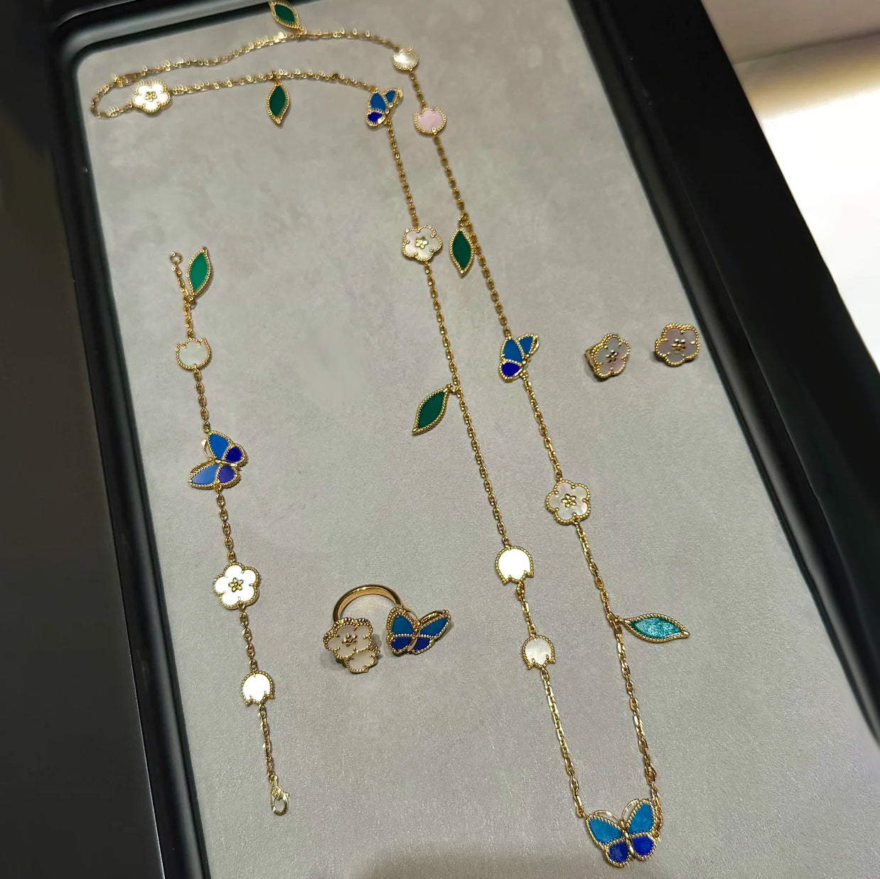 Wholesale Light Luxury Ladybug Butterfly Clover Bracelet Gold-Plated Fashion Jewelry Accessory for Women