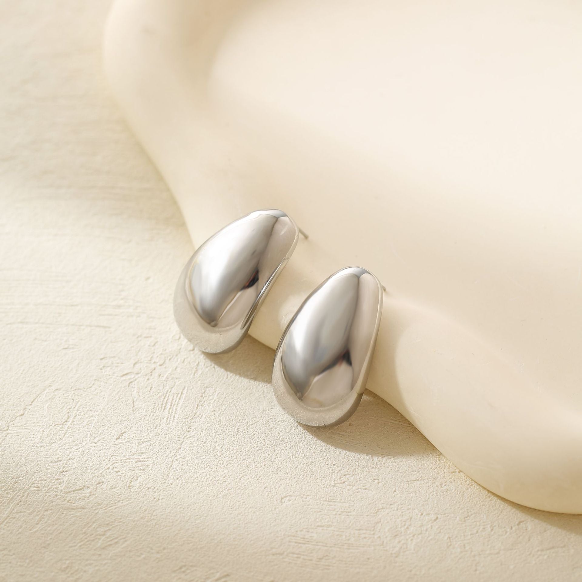 Wholesale  silver pigment hoop earrings hoop earrings