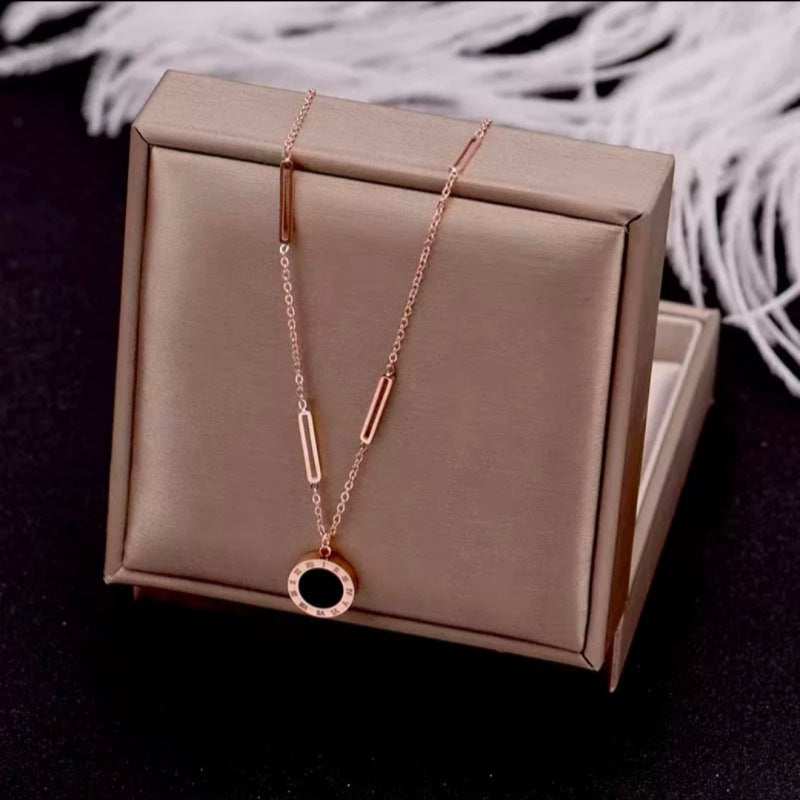 Wholesale Titanium Steel 18K Gold-Plated Roman Numeral Pendant