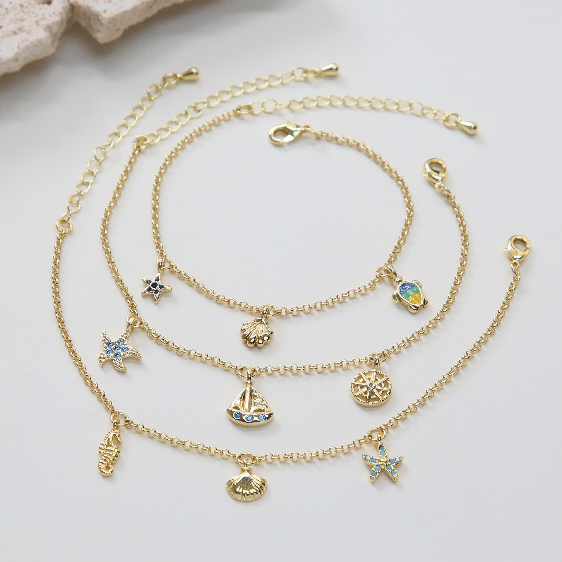 Wholesale Summer Fresh Style Bracelet Travel Series Oil Drop Airplane Camera Globe Travel Case Small Pendant Bracelet