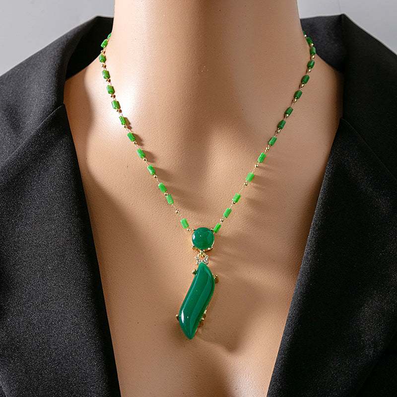 Wholesale  Retro Emerald Gradient Peace Button Necklace