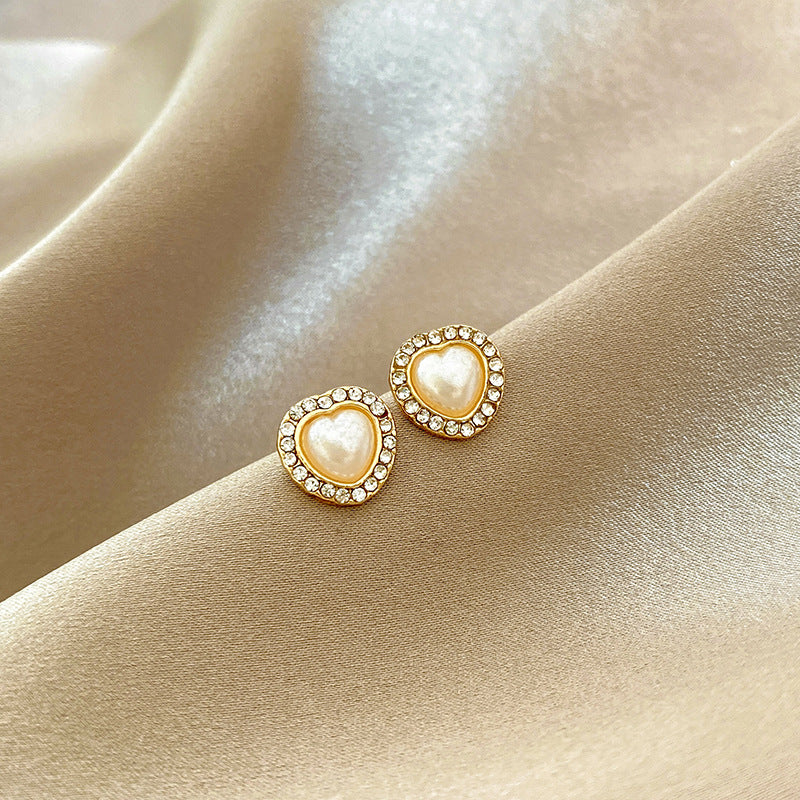 Wholesale  lovely pearl stud earrings